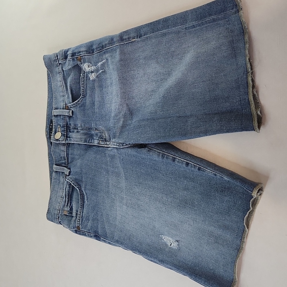 Anthro Level 99 Denim Bermuda Shorts. Size 28 (6)